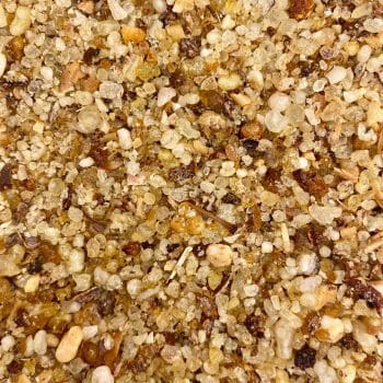 Близък план на купчина Тамян Хармония.