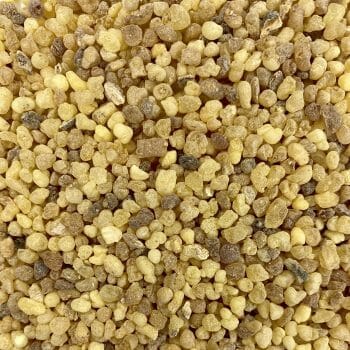 Изображение отблизо на купчина Тамян Messer Ethiopian (Boswellia).
