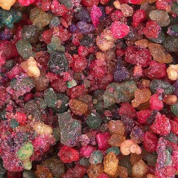 Изображение отблизо на купчина Тамян Виолетки.