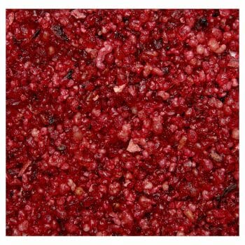 Близък план на Тамян Геда Сандалово дърво на бял фон.