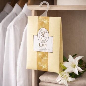 Ароматизатор за закачане с аромат на бели цветя.