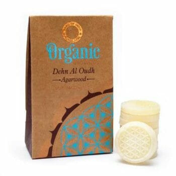 A box of Organic Goodness Восъчни блокчета – Агарово дърво in front of a white box.