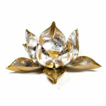 A Fairtrade Свещник Лотос – златно със сребристо candle holder.