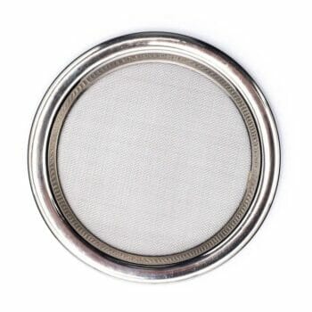 Кръгъл метален Сито за тамянник - голямо, 12см филтър на бял фон.