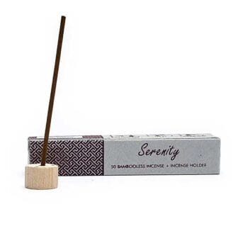 Дървени Ароматни тамянови пръчици Спокойствие – Морски аромат sitting on top of a box.